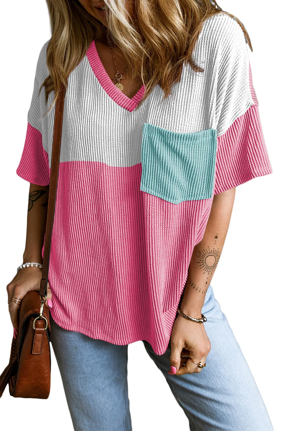 Color Block Patch Pocket Corded V Neck Tee