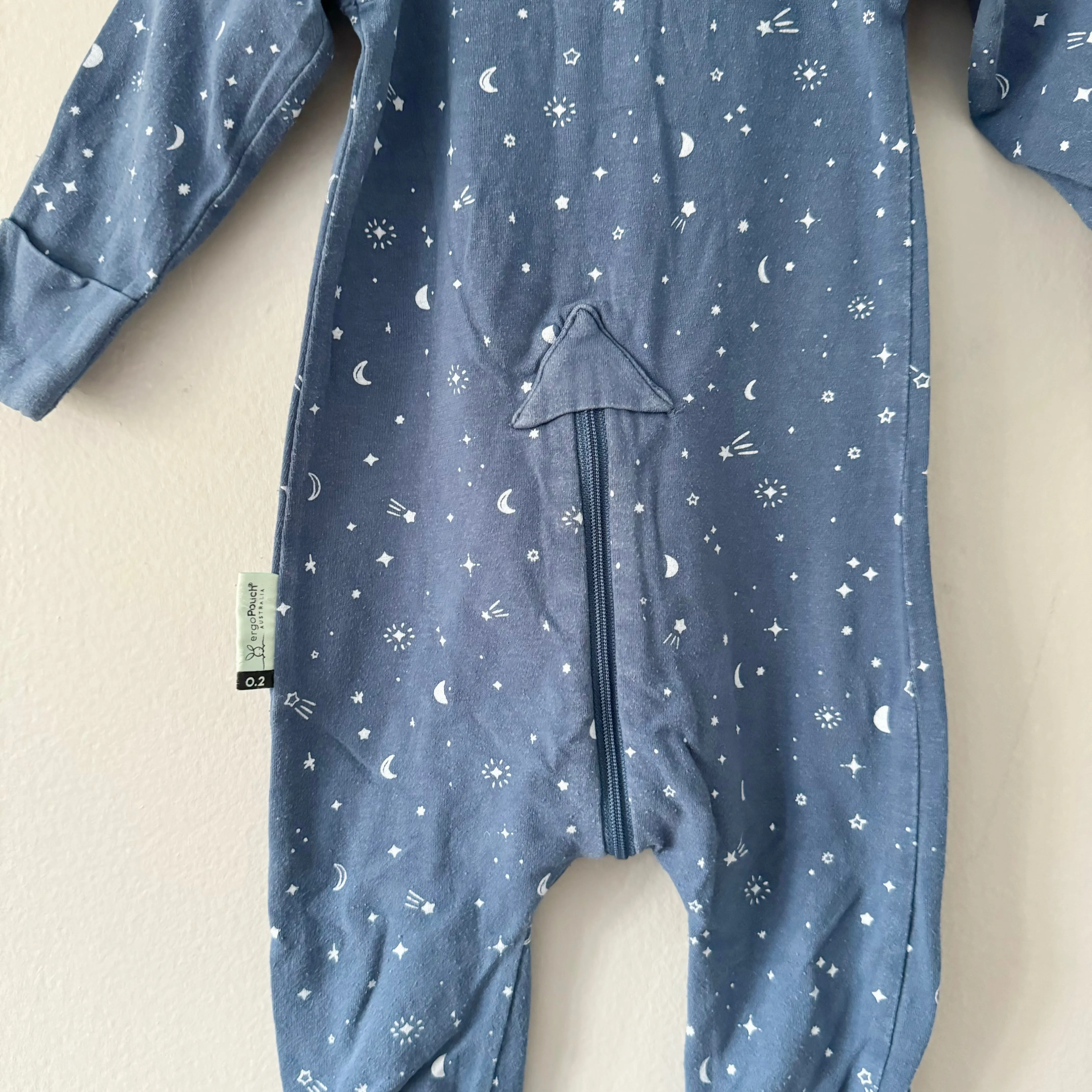 Ergo Pouch / Navy romper / 3-6M