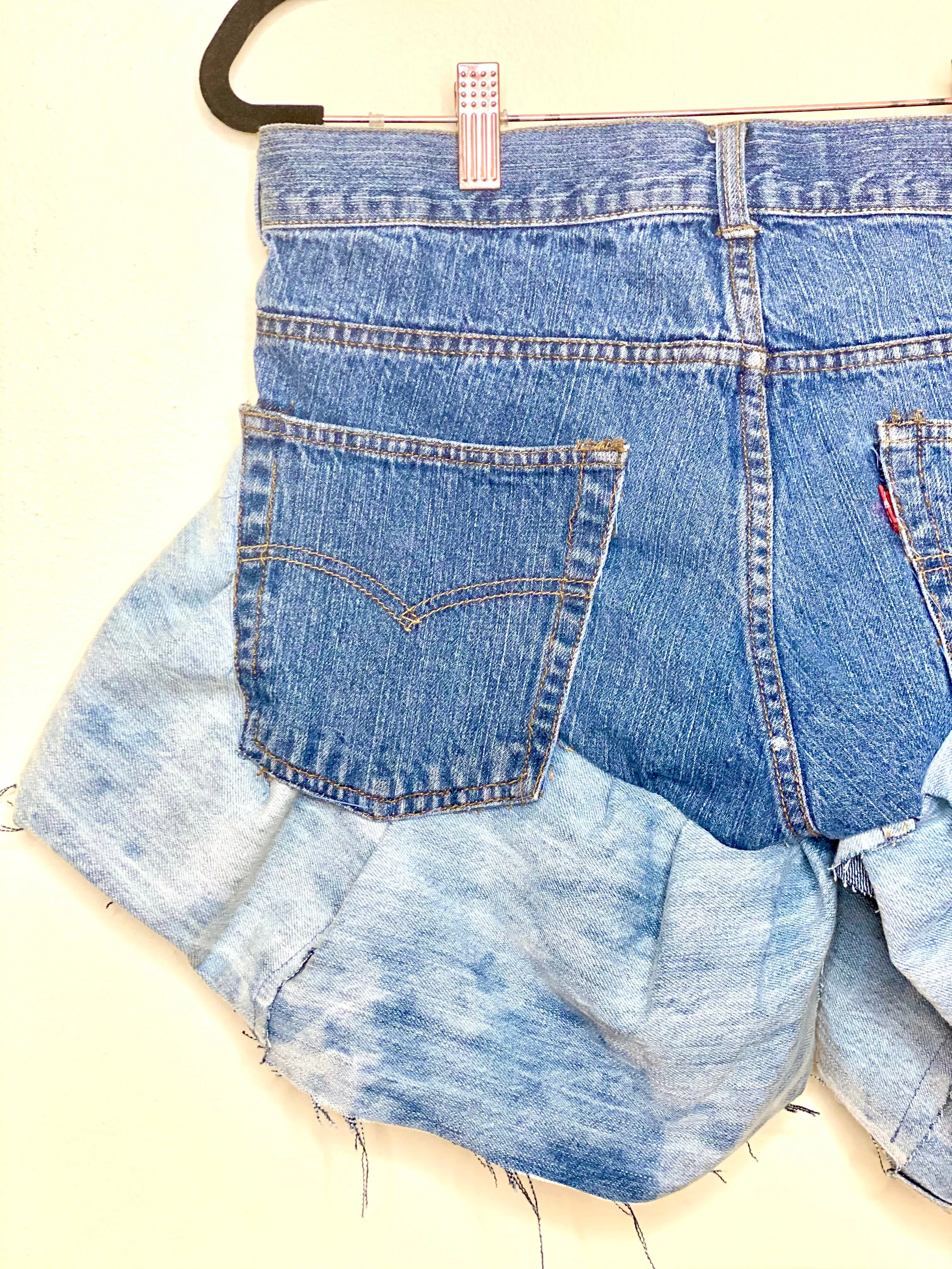 LEVIS Bias Ruffle Shorts