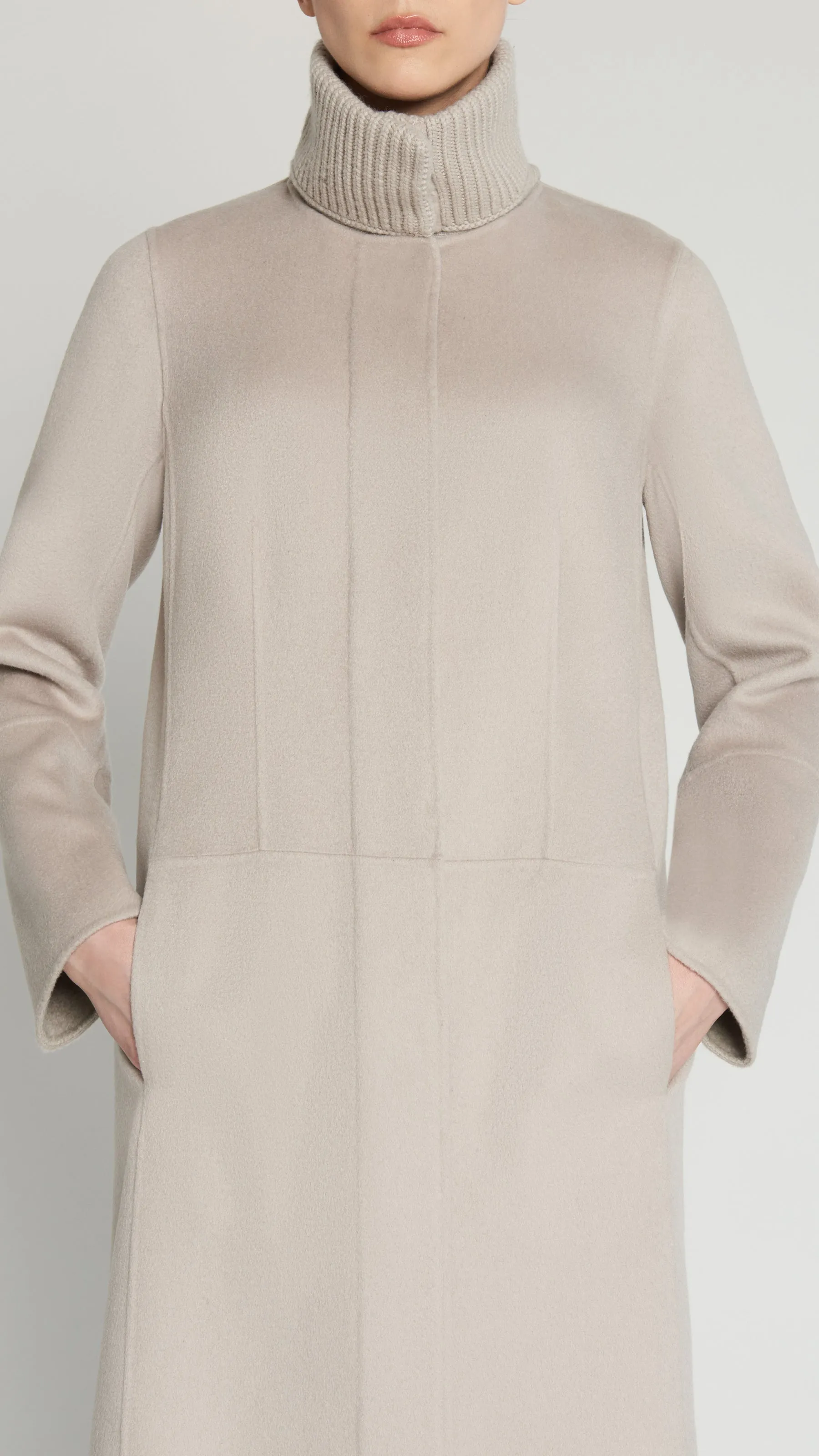 MIDI COAT W/ REMOVABLE KNIT COLLAR