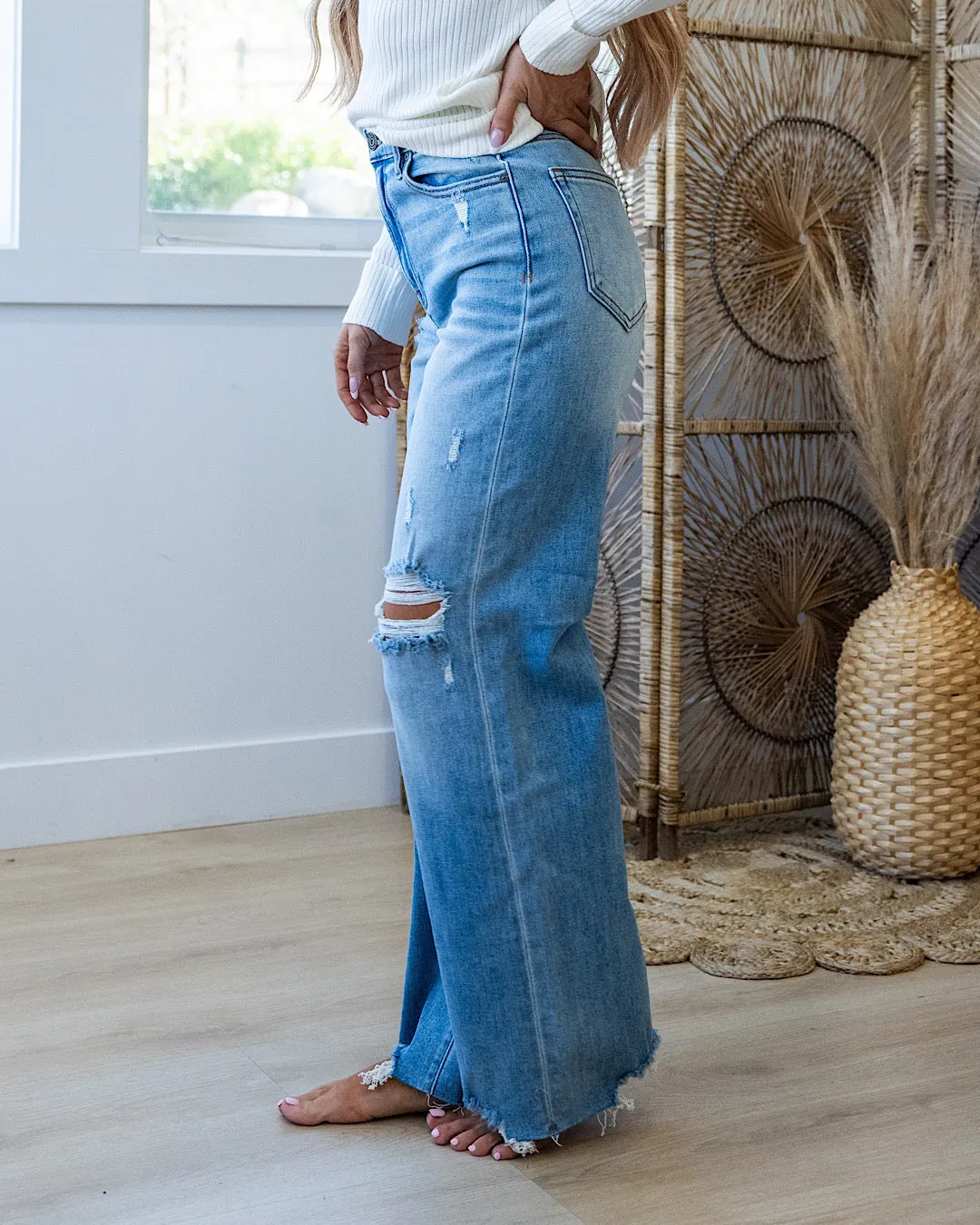 NEW! Hidden Nicole Distressed Dad Jeans